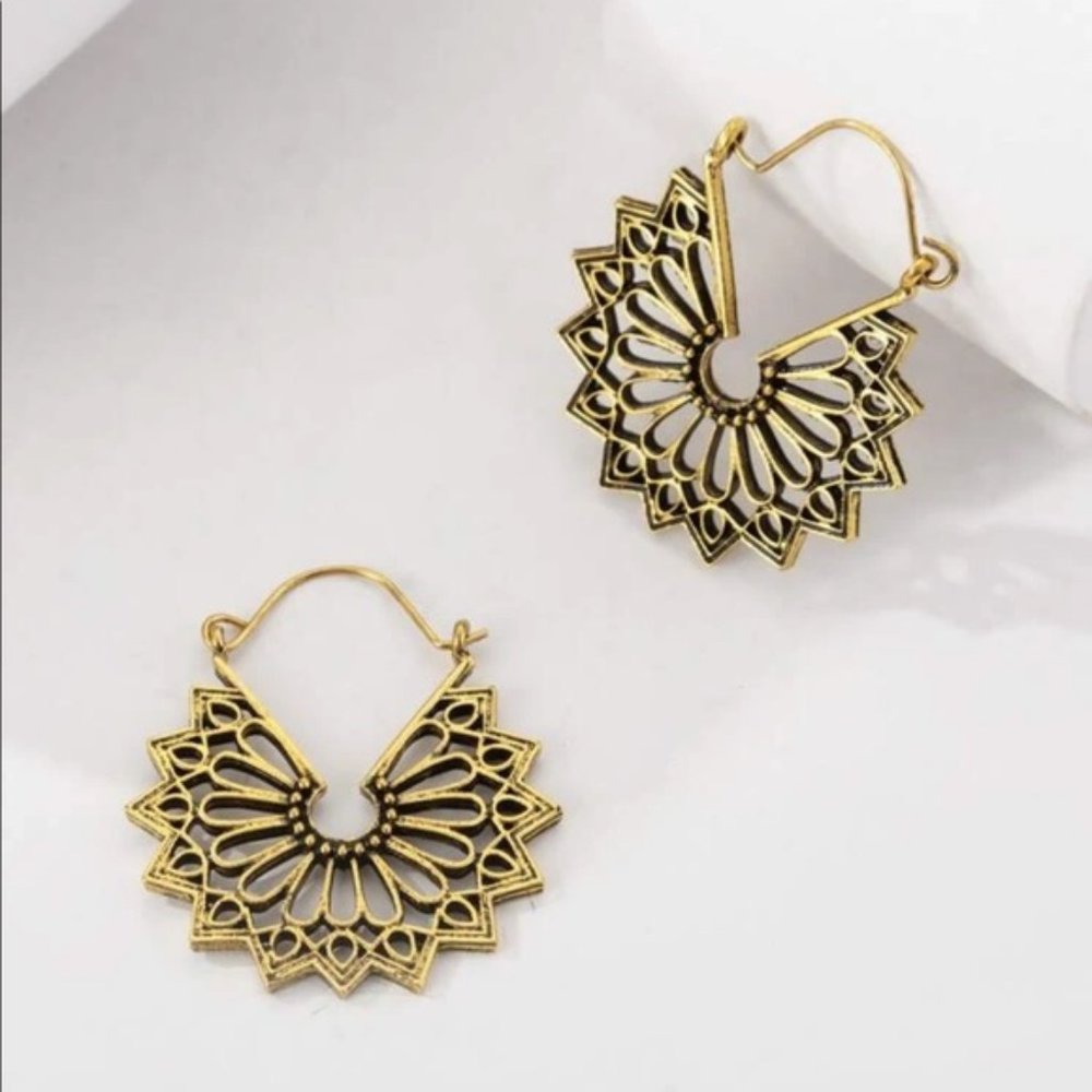 3/$30 TRENDY GOLDEN HOLLOW OUT HOOP EARRINGS